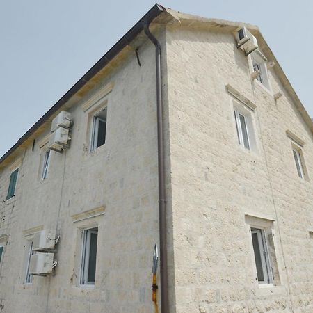 Apartments Mir I Dobro Cattaro Esterno foto