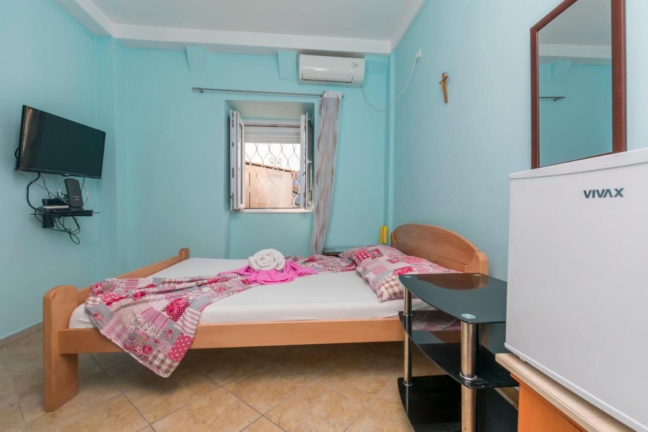 Apartments Mir I Dobro Cattaro Esterno foto