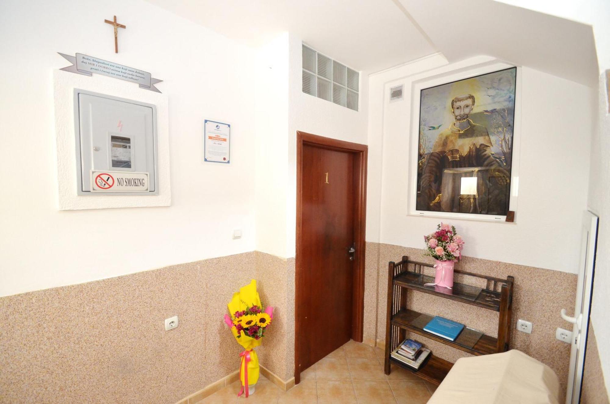 Apartments Mir I Dobro Cattaro Esterno foto