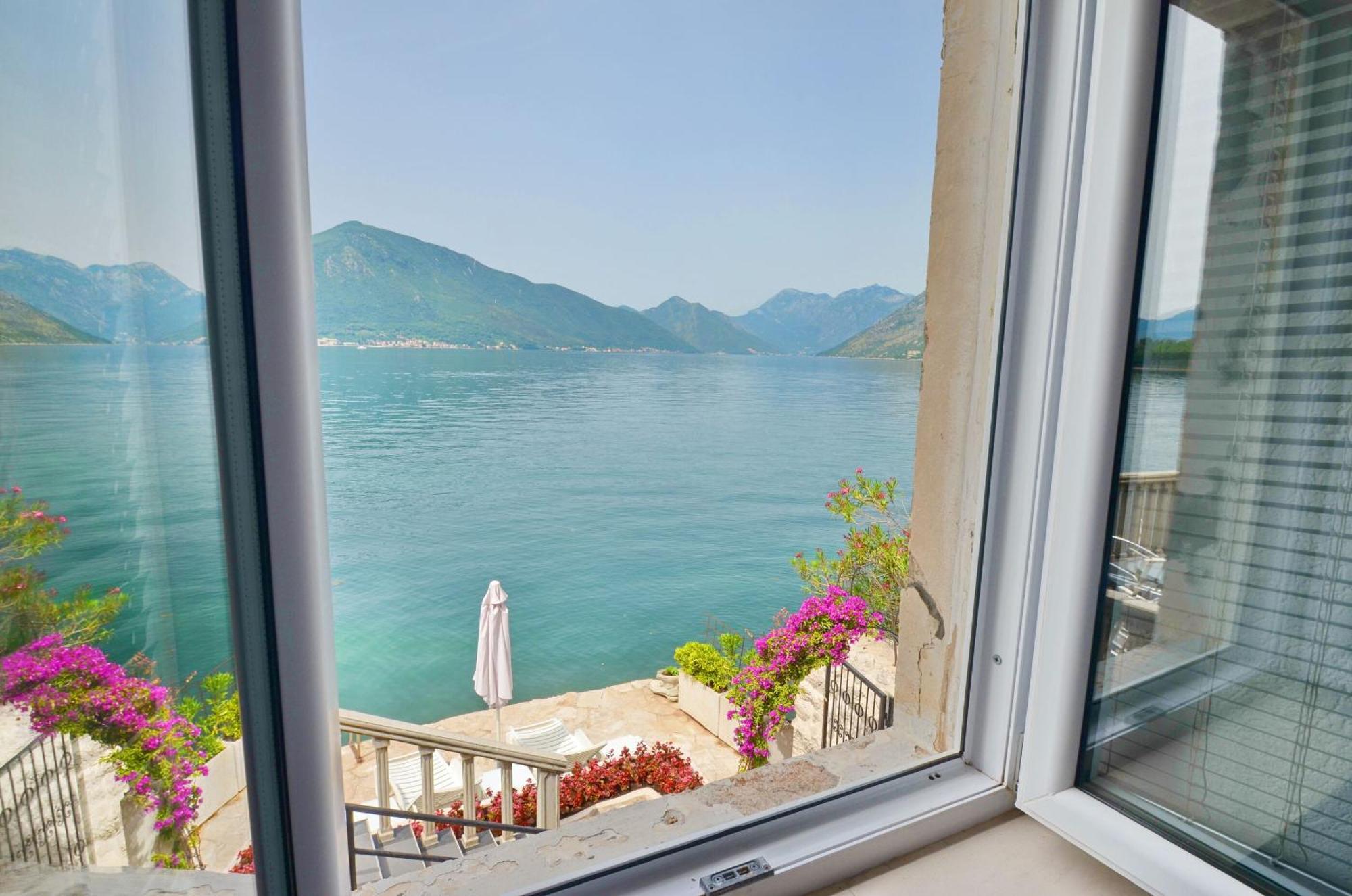 Apartments Mir I Dobro Cattaro Esterno foto