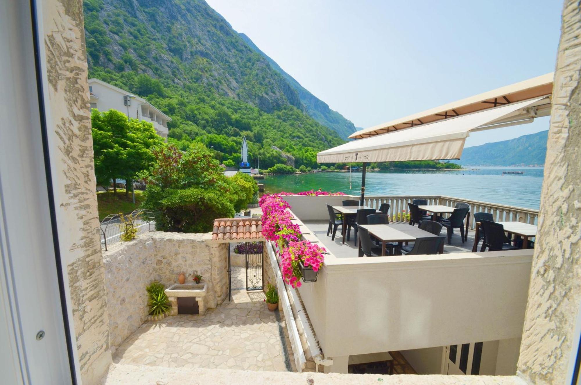 Apartments Mir I Dobro Cattaro Esterno foto